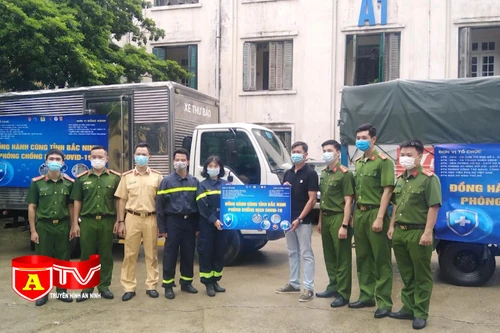 Tiếp sức lực lượng tuyến đầu ở tâm dịch Covid -19