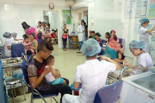 Hà Nội triển khai tiêm vaccine sởi-rubella diện rộng