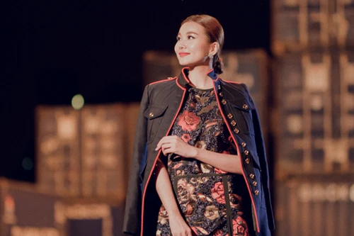 Diện 'cây' hàng hiệu gần 200 triệu đồng, Thanh Hằng xuất hiện đầy quyền lực