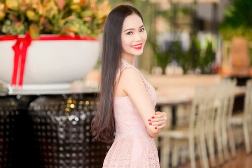 Ngẩn ngơ trước vẻ dịu dàng đầy quyến rũ của Hoa hậu Dương Kim Ánh