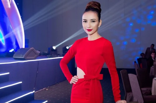 Diện đầm gợi cảm, Hoa hậu Ngọc Diễm khoe vòng eo và đường cong quyến rũ