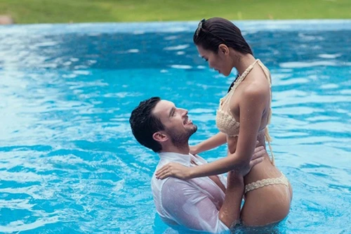 Bộ ảnh cưới nóng bỏng của siêu mẫu Hà Anh bên chồng Tây