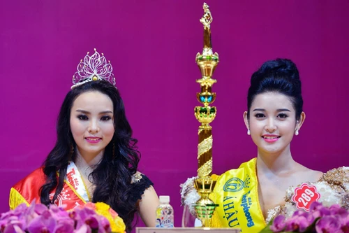 Á hậu Huyền My "cướp chỗ" của Hoa hậu Kỳ Duyên