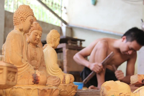 Làng của những đại gia cầm dùi đục