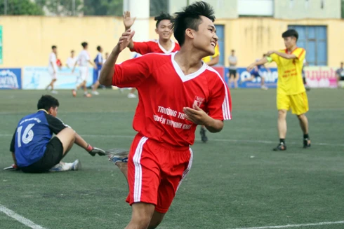 Giải bóng đá học sinh THPT Hà Nội - Báo ANTĐ 2016: Đặt một chân vào vòng knock-out