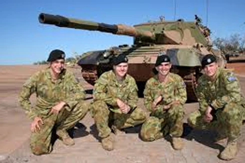 Australia bất an vì quân phục "made in China"