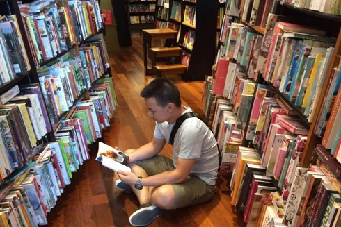 Dân phố đọc sách