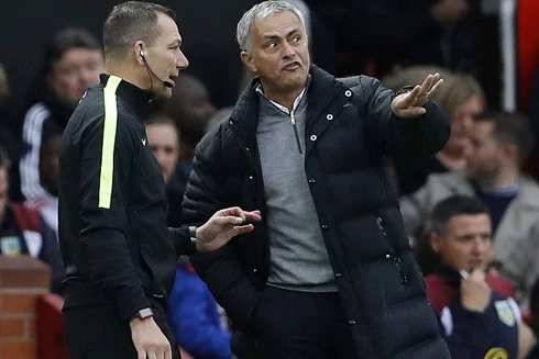 "Người đặc biệt" Mourinho trở thành "Người cùng khổ"