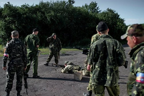 Quân đội Ukraine bắt đầu nã đạn vào Lugansk