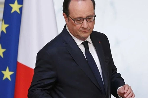 Tổng thống Pháp Hollande liệu có giữ nổi "ghế"?