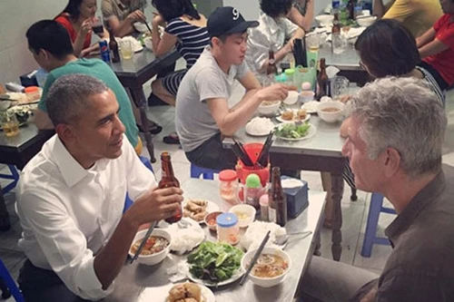 Phóng viên BBC ăn thử theo "thực đơn bún chả" của Tổng thống Obama