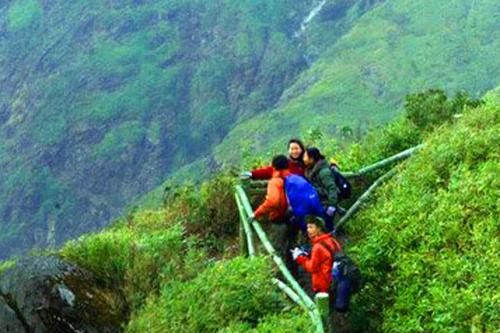 Mạo hiểm đi phượt giữa thời tiết xấu