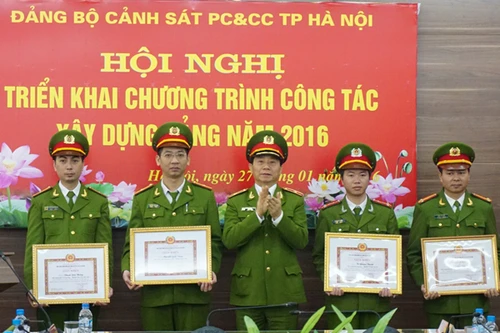 Cảnh sát PC&CC TP Hà Nội triển khai chương trình công tác xây dựng Đảng năm 2016