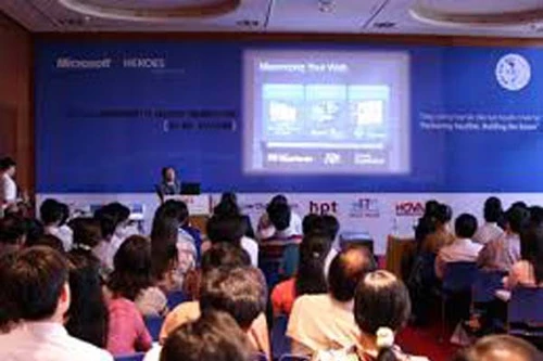 Microsoft bắt đầu “hành trình” đến các trường đại học của Việt Nam