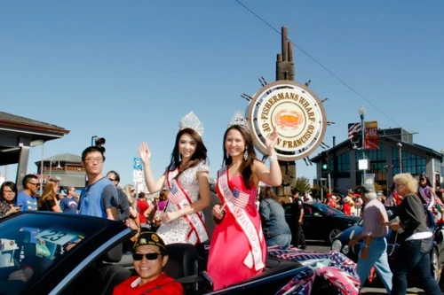 Hoa hậu Jennifer Chung “đọ sắc” cùng Hoa hậu San Francisco