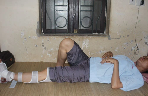 Bảo vệ “tử thần” bóp còi 2 lần, rồi nhấn ga lao tới…