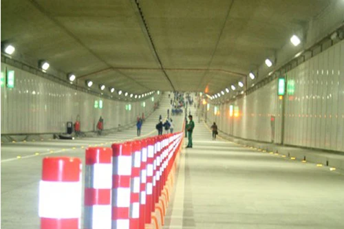 Khám phá hầm dìm chạy dưới đáy sông Sài Gòn