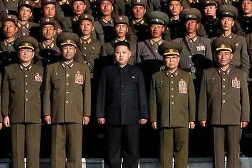 Kim Jong Un chính thức trở thành Tư lệnh tối cao