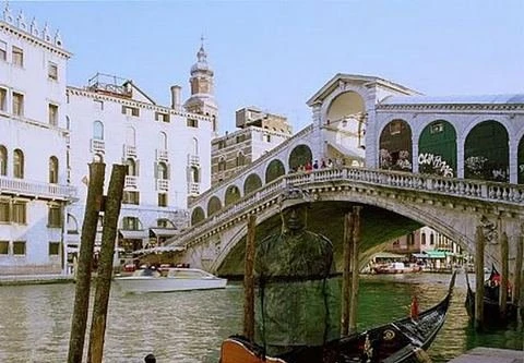 Chùm ảnh khó tin về "người tàng hình"