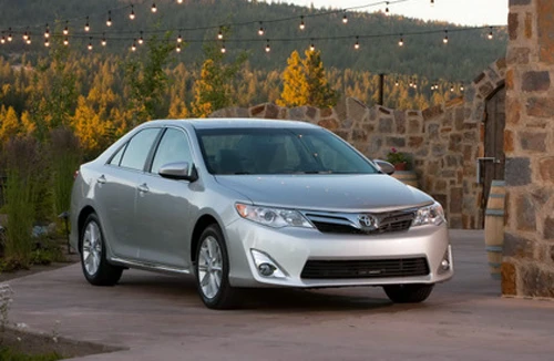 Camry thế hệ 7 chính thức ra mắt