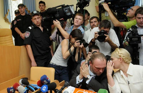 Cựu Thủ tướng Ukraine Tymoshenko hầu tòa