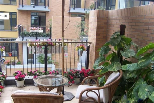 Đằng sau vụ bé 3 tuổi rơi từ tầng 9