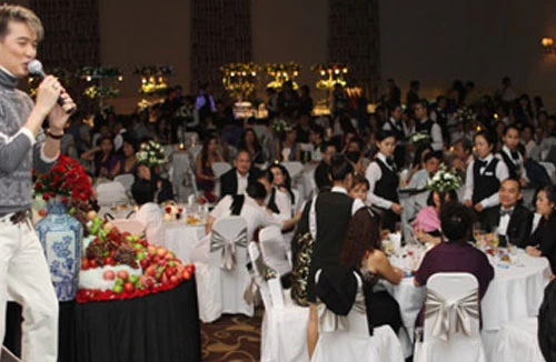 Giá vé “xé” túi tiền