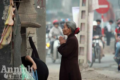 Kỳ quặc về đường dây tự nhiên… “có chửa” giữa lòng Hà Nội