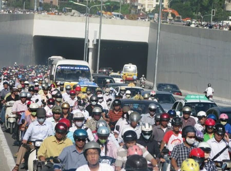 Hà Nội trình Chính phủ phương án đổi giờ, chống ùn tắc