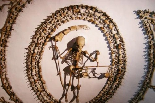 7 công trình rùng rợn làm từ xương người (Phần 2)