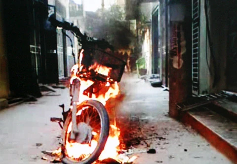 Đến lượt xe máy Trung Quốc bị "hóa vàng" khi khởi động