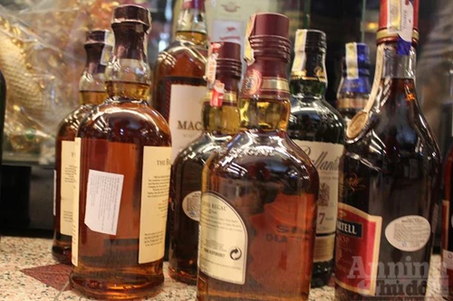 Phát hiện lượng lớn rượu ngoại, nghi nhập lậu