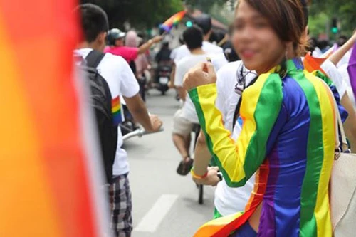 Người chuyển đổi giới tính sẽ giảm khoảng 20 năm tuổi thọ