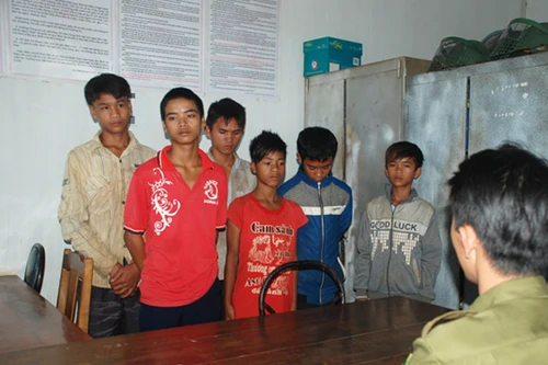 Ném đá xe khách, 6 thanh thiếu niên bị xử phạt