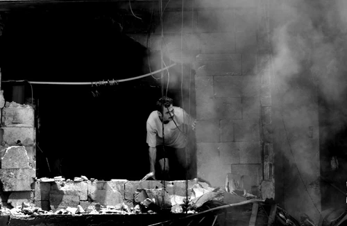 Coi ảnh báo chí chỉ để minh họa là tư duy ấu trĩ