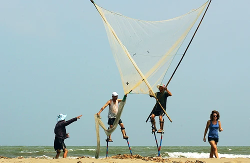 Đi cà kheo trên biển Nghĩa Hưng 