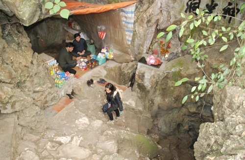 Bát nháo chốn cửa thiền