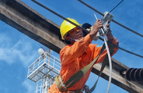 Đảm bảo điện trong những ngày nắng nóng