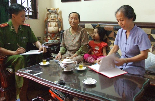 Nhân dân giúp công an hoàn thiện mình hơn 