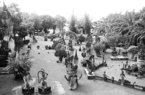 Huyền bí vườn tượng Phật