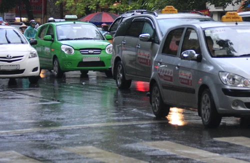 Hụt chơi chạy theo xăng dầu