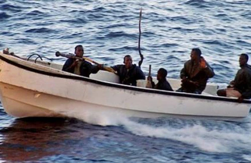 Bó tay với cướp biển Somalia?