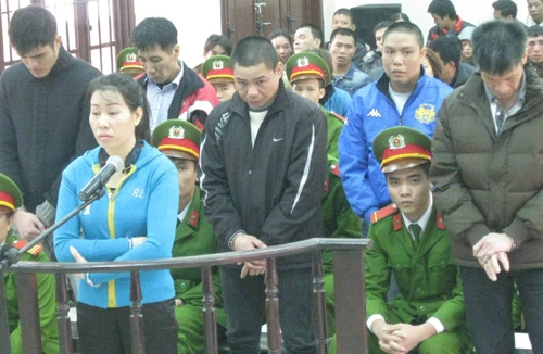 Buôn pháo nổ “trái mùa” 