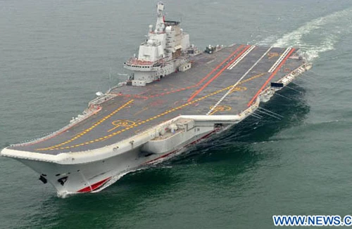 Hải quân Trung Quốc nhận tàu sân bay đầu tiên 