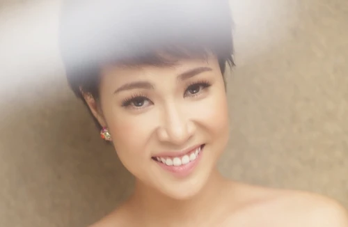 Ca sỹ Uyên Linh: Không thể mãi dựa vào người khác