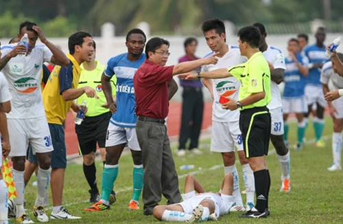 Đạo đức trên sân cỏ: Vấn đề nằm ở cái đầu