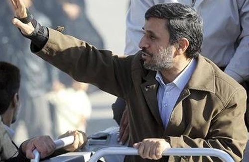 “Sân sau” nổi sóng