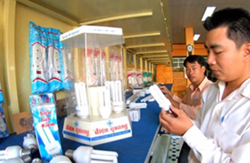 Các “chiêu” tiết kiệm điện mùa nóng