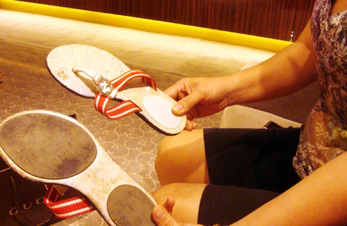 Hàng hiệu: Người mua nói giả, người bán bảo thật! 