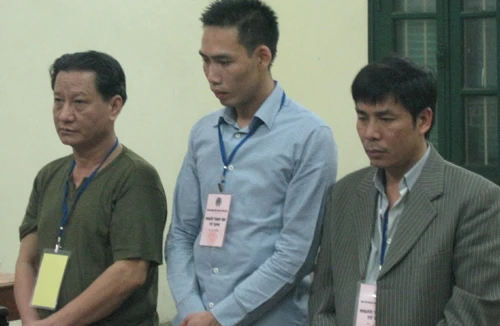 Tổng giám đốc giả “chăn” đối tác bằng bạc bịp 